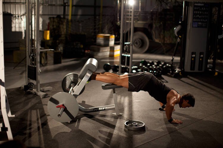 Hamstrings: Nordic / Glute-Ham Raise - end position